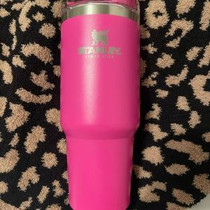 Hot pink 30 oz Stanley with no handle.